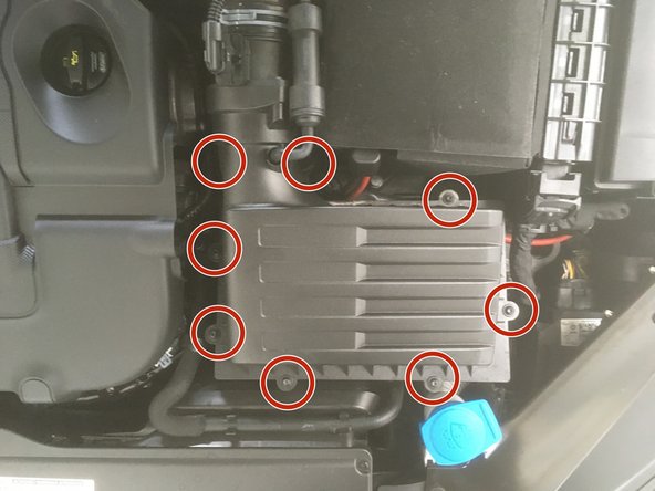 Visser les 8 vis de Torx T25 à l'aide du tournevis