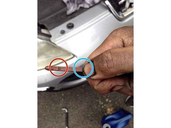 - En rouge : Niveau d'huile minimum requis.