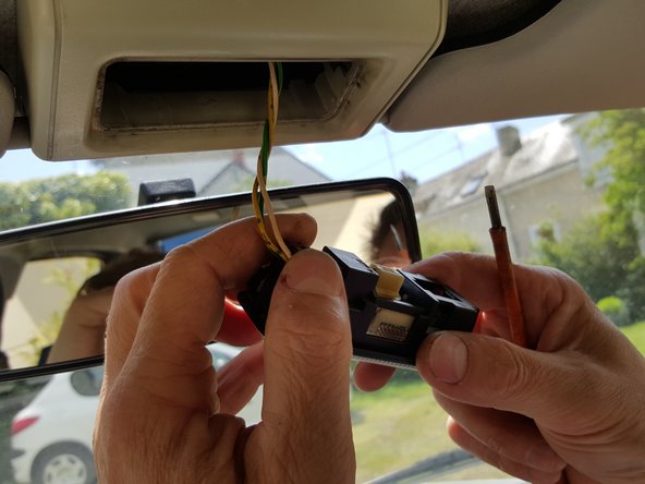 Tirer sur le connecteur