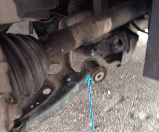 Pour cela, utilisez un cliquet et une douille de 21.