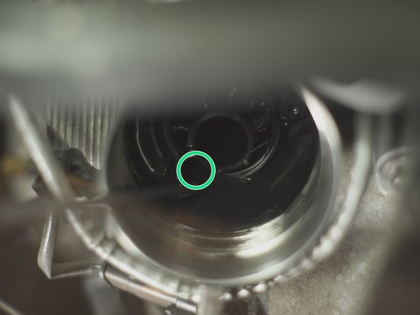 Le filtre est composé d'un guide à positionner correctement dans la cuve