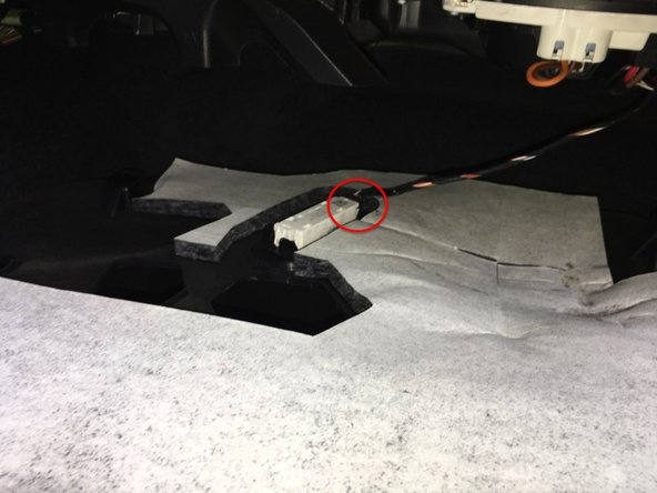 Rebranchez la connectique de lampe.