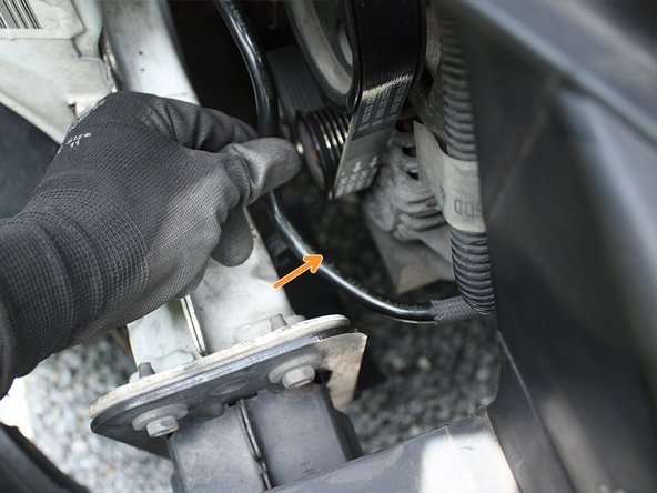 Sortir le conduit du clip.