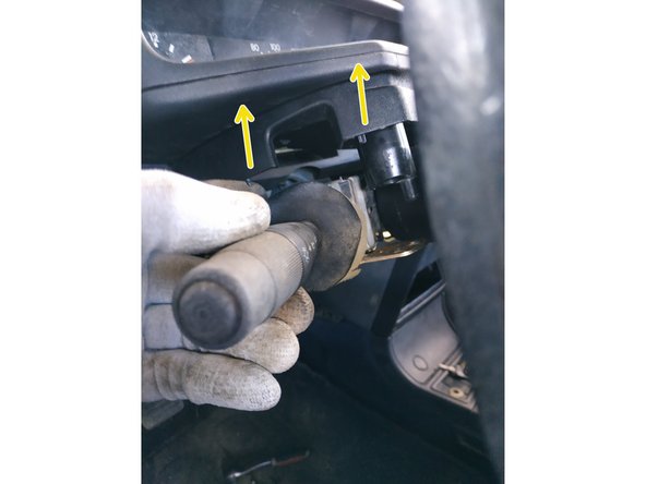 lever le cache supérieur