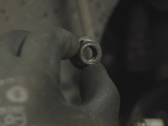 Retirer l'écrou et la vis