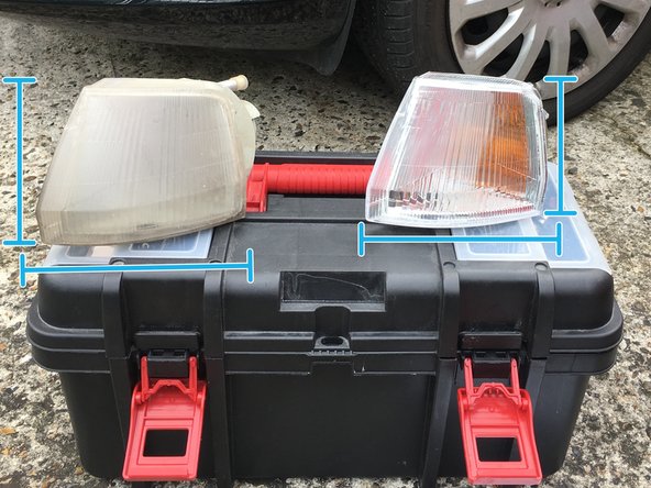 
Compare the dimensions and assembly quality of the new light with the old one
