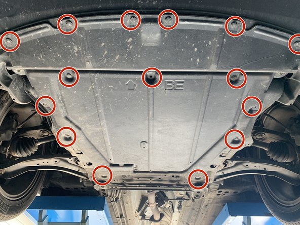 Remettre les 11 clips et 4 vis de 10