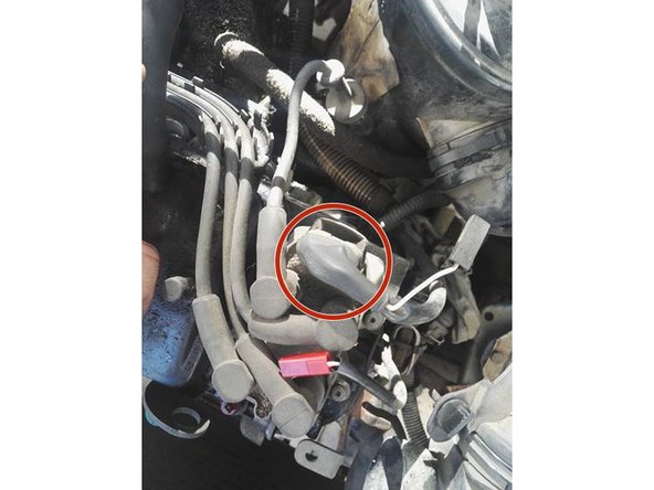 Débranchez le connecteur du boitier d'allumage