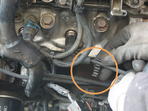 Remettre en places les clips de rangement de câble si présent.