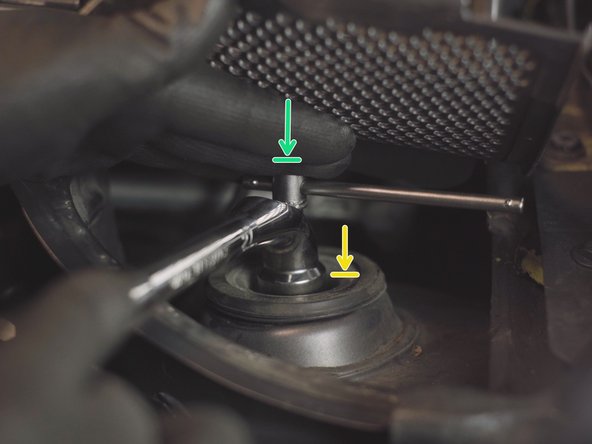 Placer une clé à pipe percée de 21