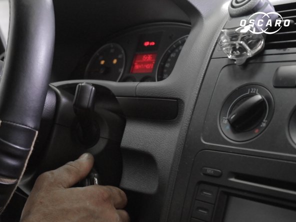 Démarrer le moteur en laissant tourner une minute puis éteindre
