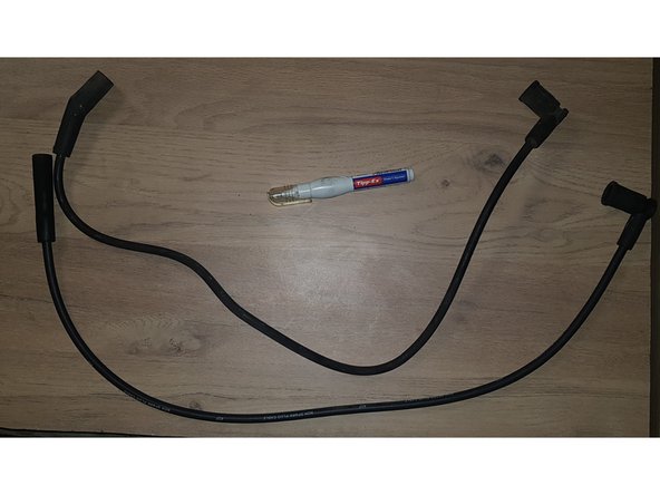 Choisissez un des 3 câbles neufs restants dont la longueur se rapproche le plus de celui que vous venez de démonter.