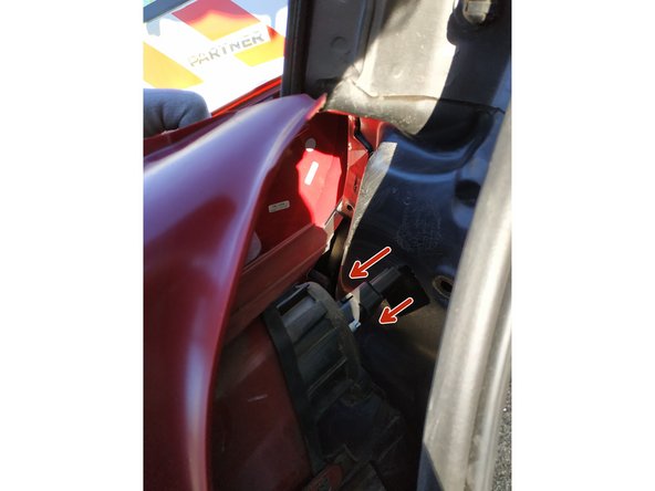 présenter le nouveau feu et brancher la prise en appuyant dessus