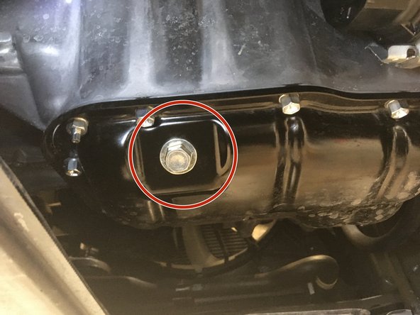 serrer le à l'aide de la clé de 14