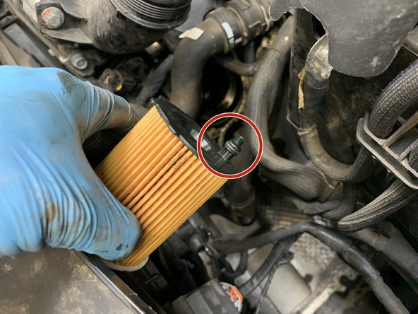 inséré la nouvelle cartouche dans le moteur en prenant soin de bien la positionné