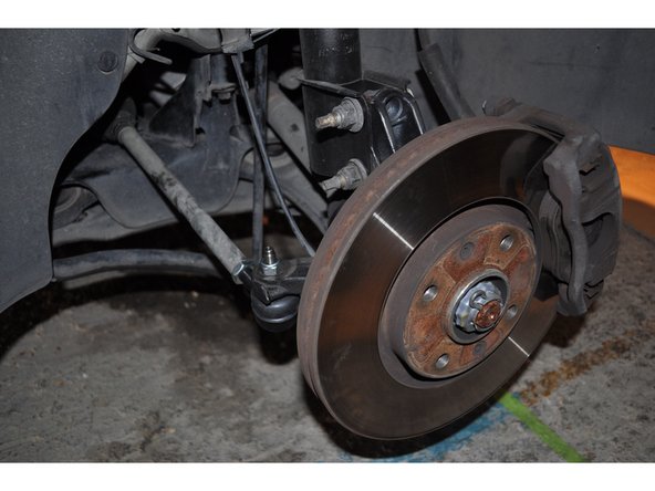 Serrer l'écrou de la rotule