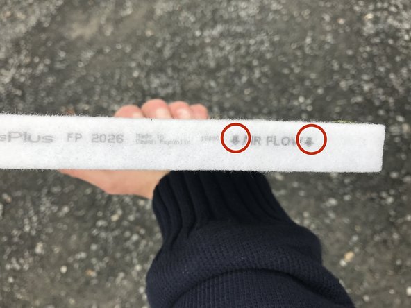 Nettoyer l'emplacement du filtre si nécessaire