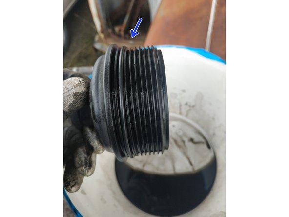 installer le joint neuf (fourni avec le filtre)