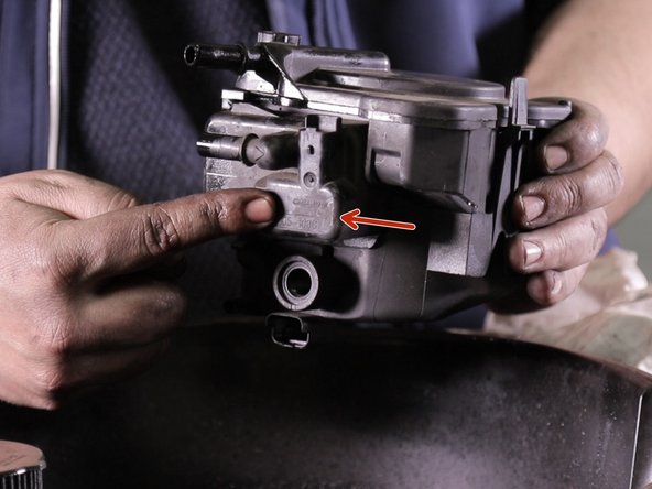 Extraire le réchauffeur aidez vous d'un tournevis plat pour faire levier