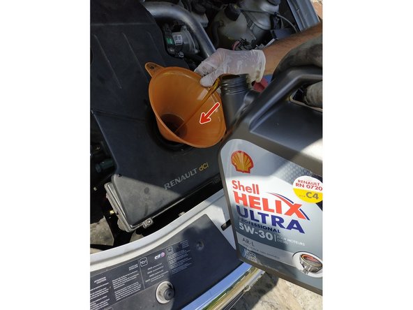 verser l'huile, commencer par 4 litres