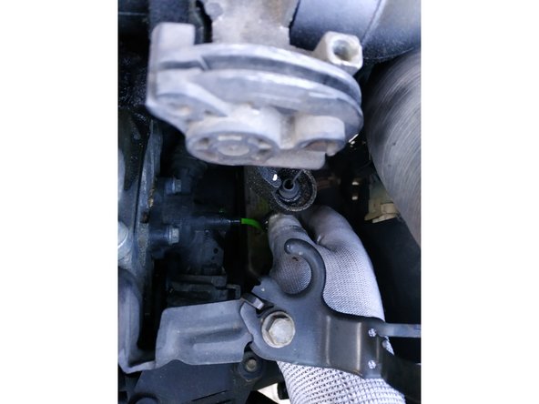 ouvrir la purge au niveau du radiateur jusqu'à ce que le liquide s'écoule