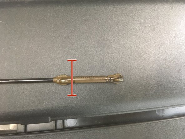 Verser l'huile préconiser par le constructeur dans l’orifice de remplissage