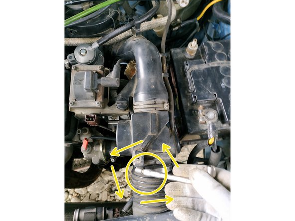 défaire le collier du manchon, clé de 7mm