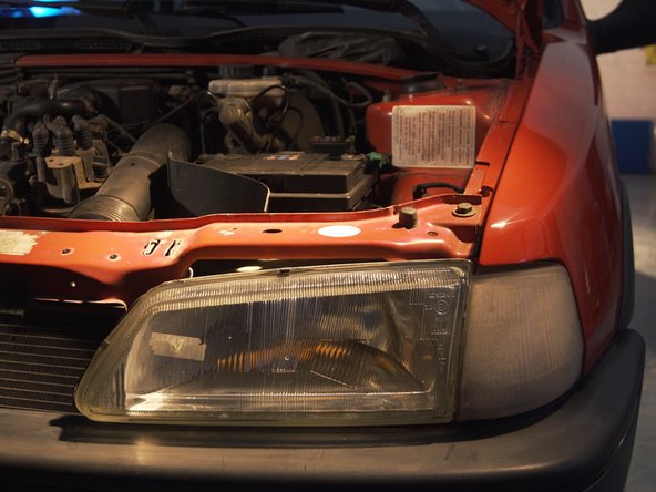 
Behind the headlight is a plastic cover
