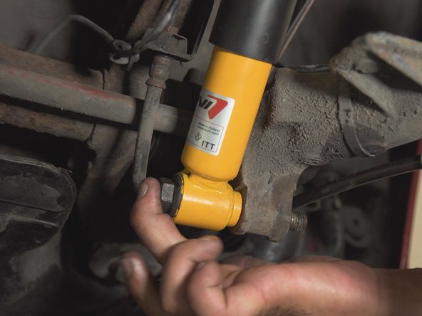 
Repeat the same operation for the bottom of the shock absorber
