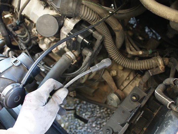 Faites de même pour le fil numéro 2 puis le 3 et enfin le 4.