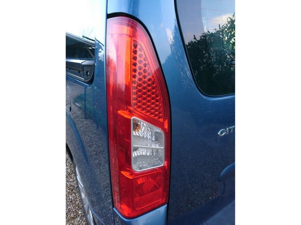 Contrôler le bon fonctionnement du feu de clignotant