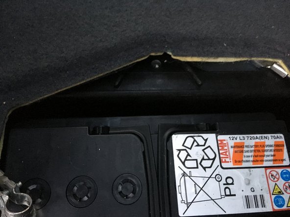 Retirer la patte de maintien