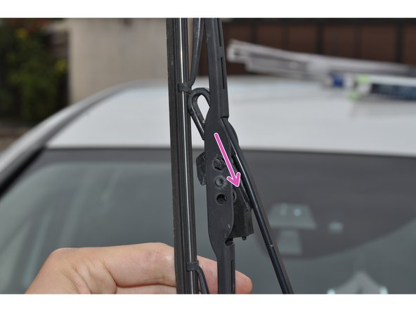 Déposer l'ancien balai