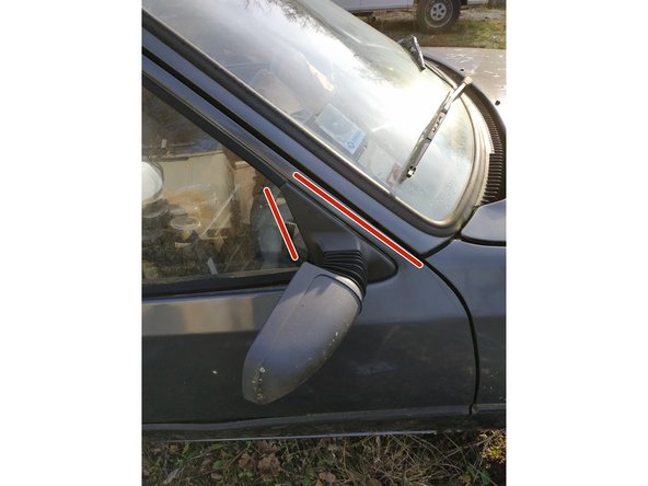 s'assurer que le rétroviseur est bien en place, bien plaqué contre la portière et que tout fonctionne correctement