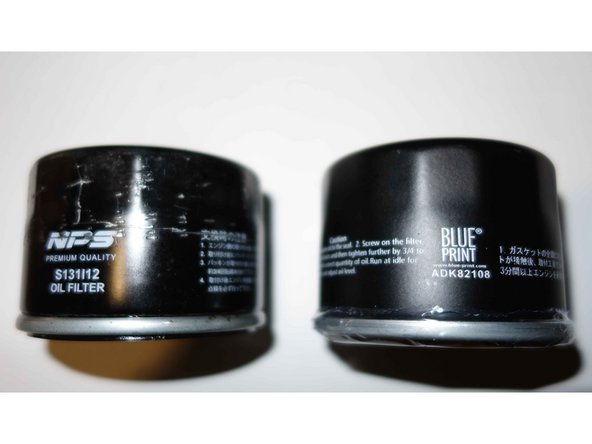 Mettre des lunettes de protection, des gants étanches. Garder à portée de mains un chiffon, ou du papier jetable.