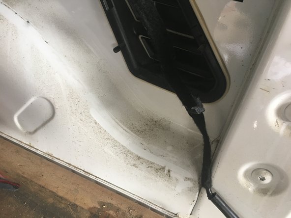 Percer un trou pour le passage du faisceau