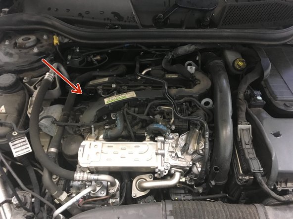 Verser l'huile préconiser par le constructeur dans le moteur par l'orifice de remplissage.