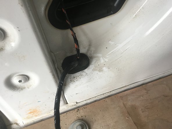 Utiliser un passe fil pour facilité son passage.