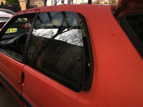 
Check that the window opens and closes correctly
