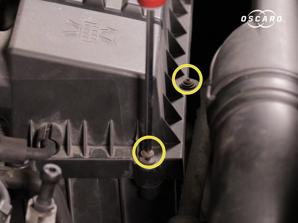 Resserrer toute les vis autour de la boite à air