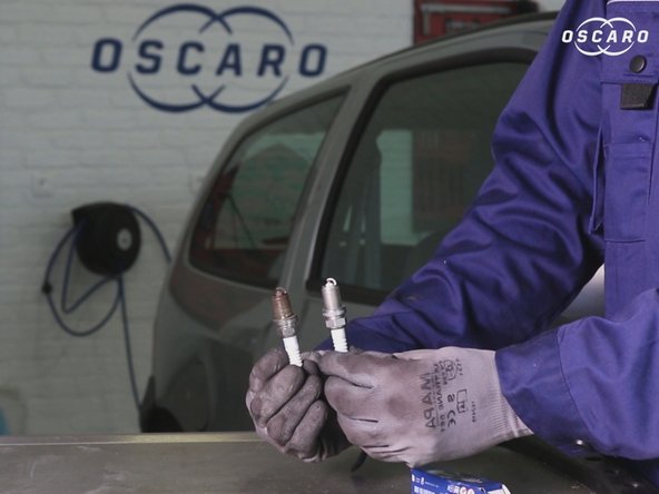 Comparer la nouvelle bougie d'allumage et l'ancienne  (longueur et diamètre du filetage) ainsi que la  forme du type de joint  de la bougie