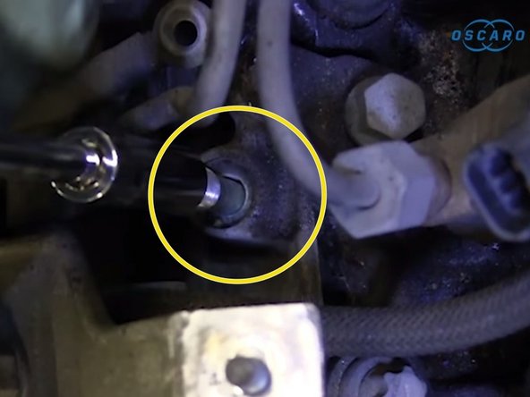 Dévisser et retirer les 4 bougies