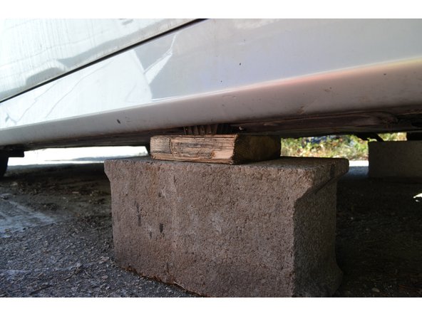 Mise en sécurité du véhicule : démontage et remontage de la roue