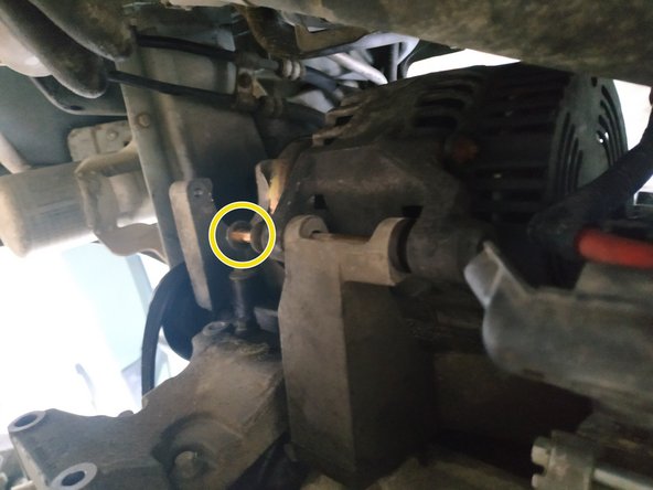 serrer ses 2 vis de maintien, clé de 10mm