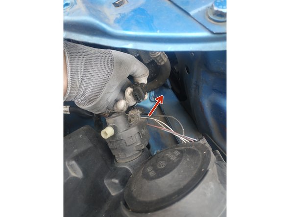 débrancher la fiche du moteur de réglage de hauteur