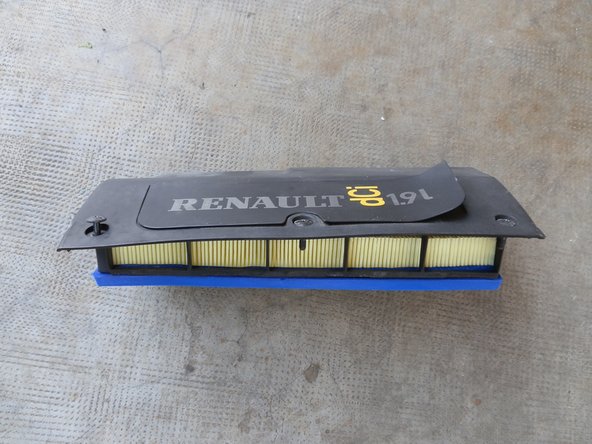 Emboîter le nouveau filtre dans sont logement.