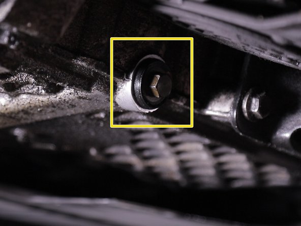 Serrer le bouchon de carter