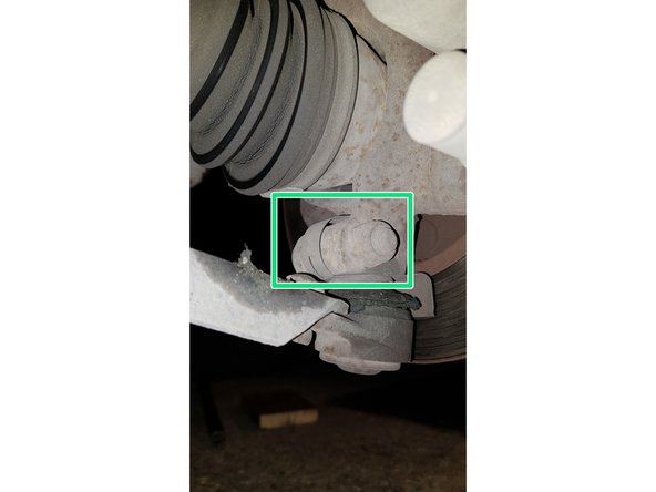 Pour retirer la rotule de la fusée il faut une douille de 15mm et une douille torx mâle T50