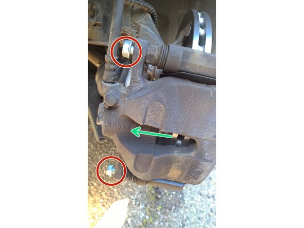 Support d'étrier et ses vis à l'aide d'une douille Torx femelles