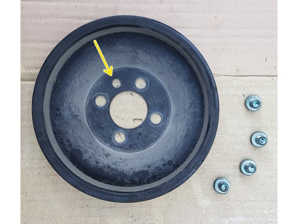 Il y a un détrompeur qui vous servira de repère au remontage.